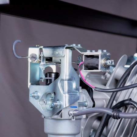 Бензиновый генератор с электростартером и коннектором автоматики FUBAG BS 7500 A ES в Красноярске фото